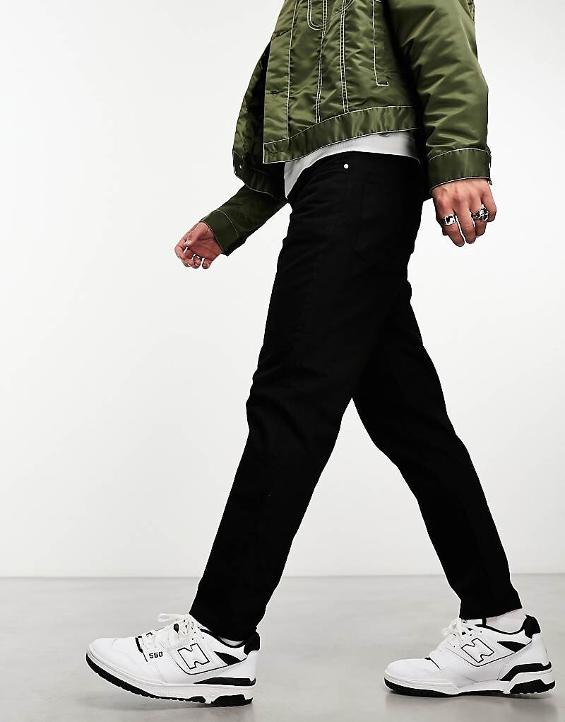 

Невыцветающие черные зауженные джинсы ASOS DESIGN