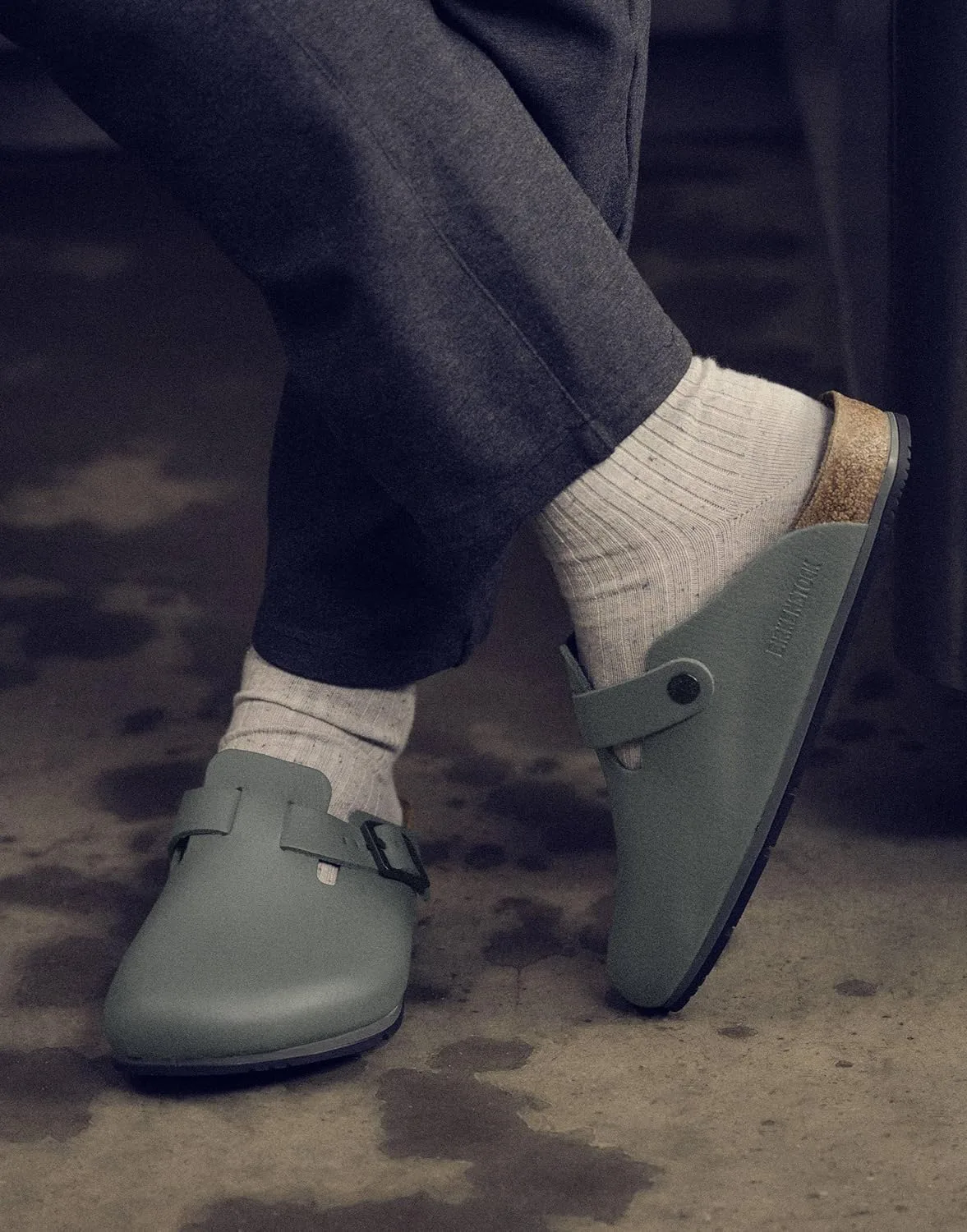 Женские/мужские тапочки BIRKENSTOCK Boston Pro, кожаные мюли/сабо - сертифицированы по стандарту EN ISO 20347:2043 - рабочая обувь для медицинских учреждений, предприятий общественного питания и сферы услуг, черный — фото 3