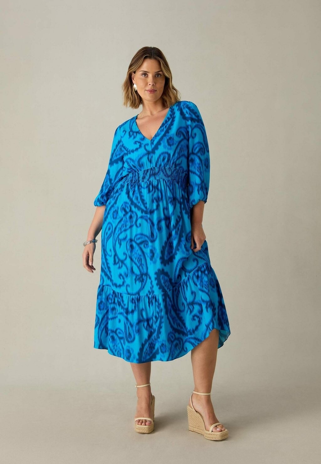 

Дневное платье PAISLEY V-NECK MIDI Live Unlimited London, синий