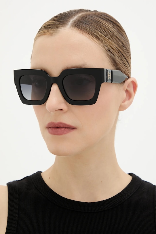 

Солнцезащитные очки Carolina Herrera, черный