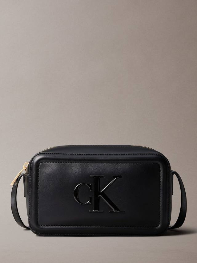 

Сумка Sandi Embossed Monogram Logo для фотоаппарата Calvin Klein, Black
