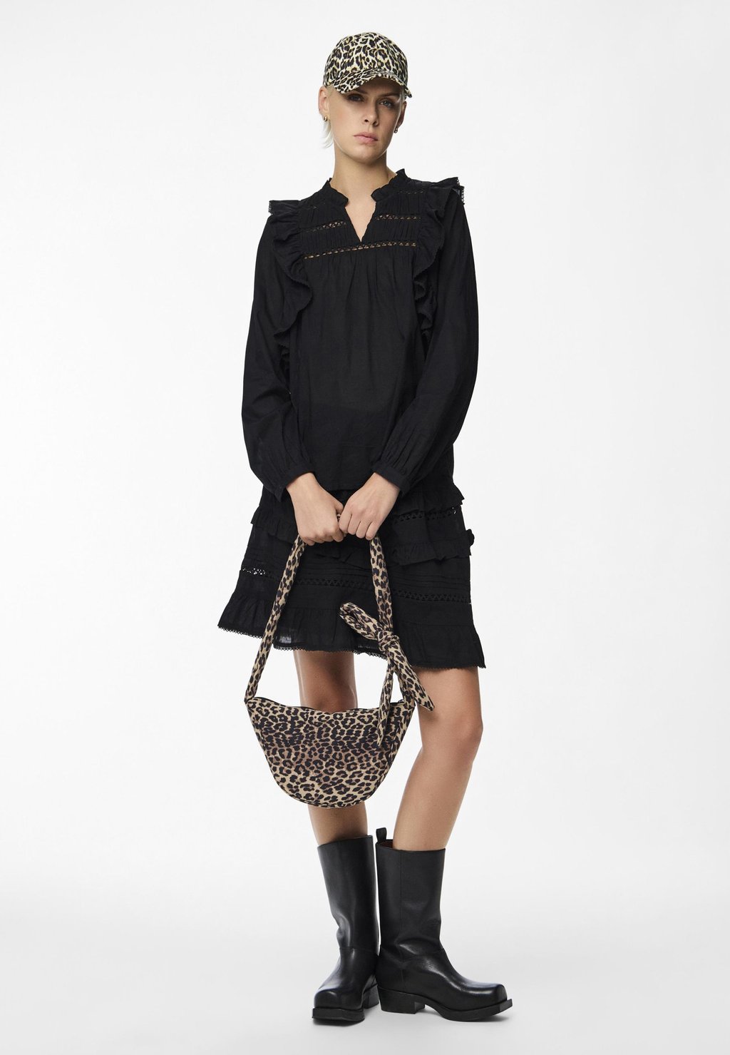 

Сумка через плечо PCAMANDA KNOT BUMBAG - Across body bag Pieces, черный