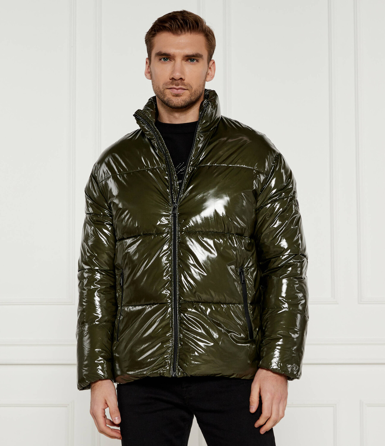 

Куртка Karl Lagerfeld Regular Fit, зеленый