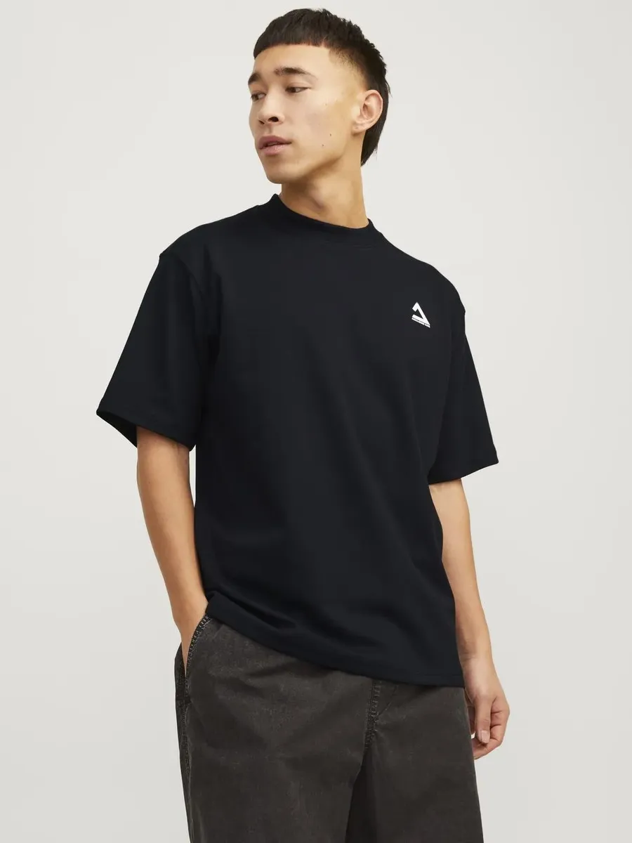 

Футболка Jack & Jones "JCOTRIANGLE SUMMER TEE SS CREW NECK SN", черный