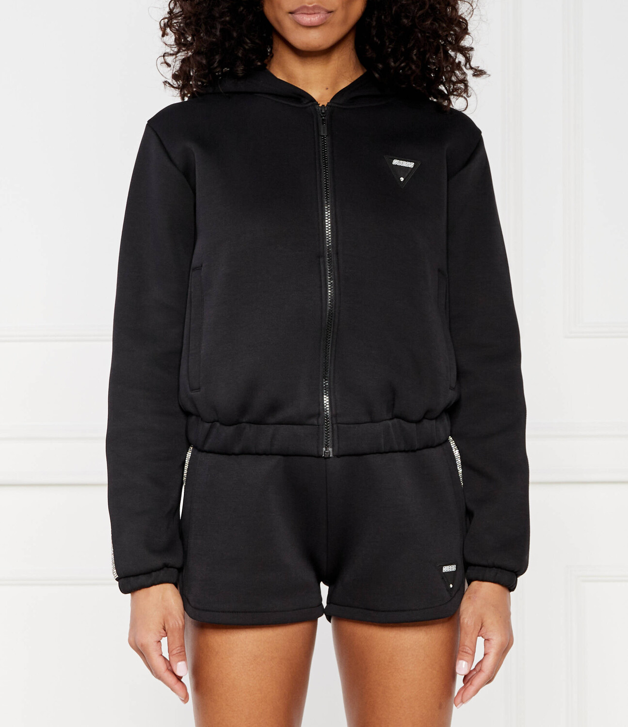 

Толстовка GUESS ACTIVE KIARA Regular Fit, черный