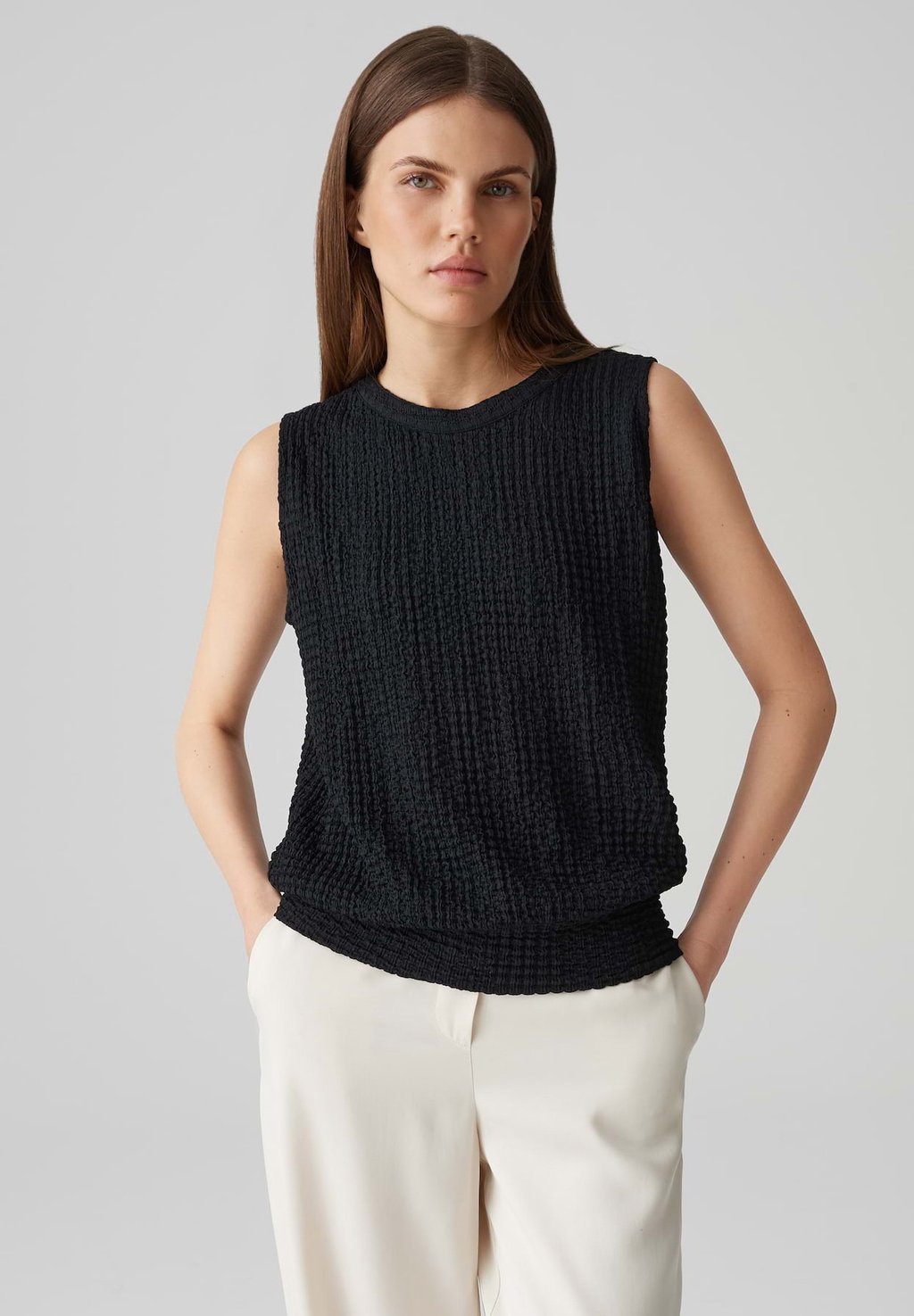 

Топ REGULAR FIT OPUS, черный
