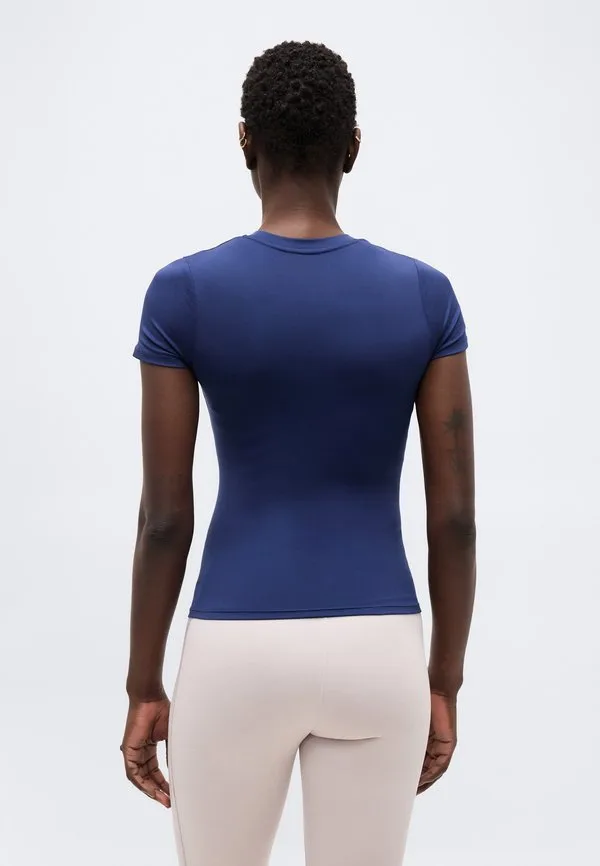 Одна облегающая спортивная футболка Nike Performance, Midnight Navy/White — фото 3
