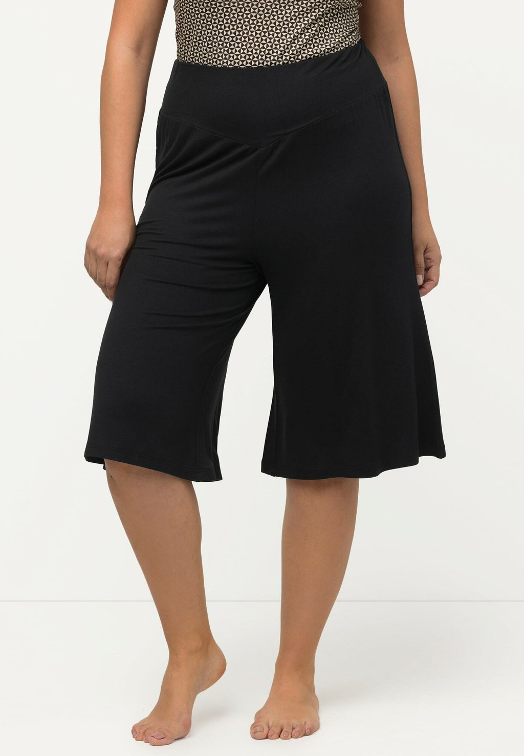 

Пижамные брюки WIDELEG FLARED BERMUDA Ulla Popken, черный