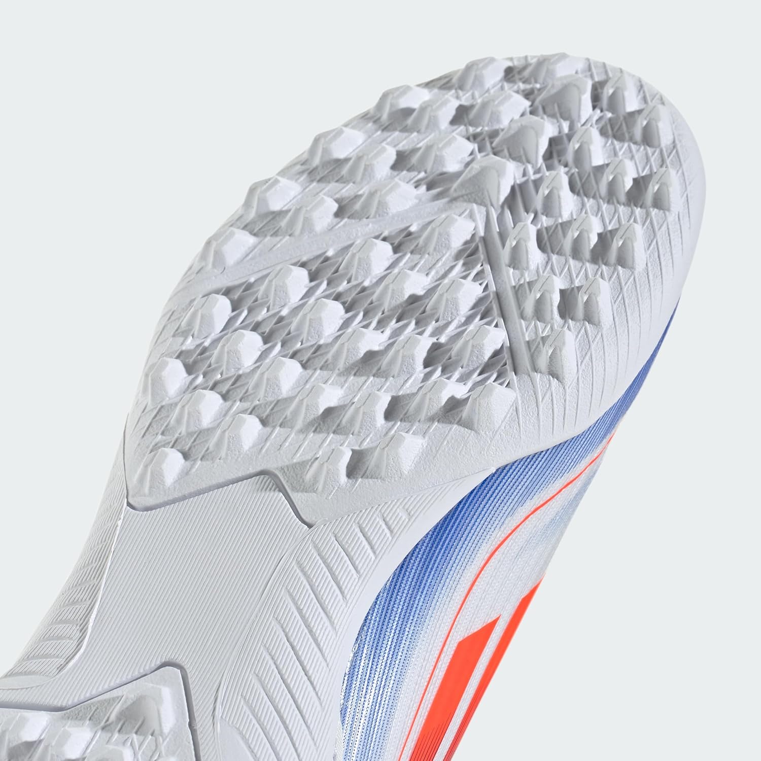 Детские кроссовки Adidas F50 League без шнурков для газона (для малышей и детей постарше), белый/красный/синий — фото 4