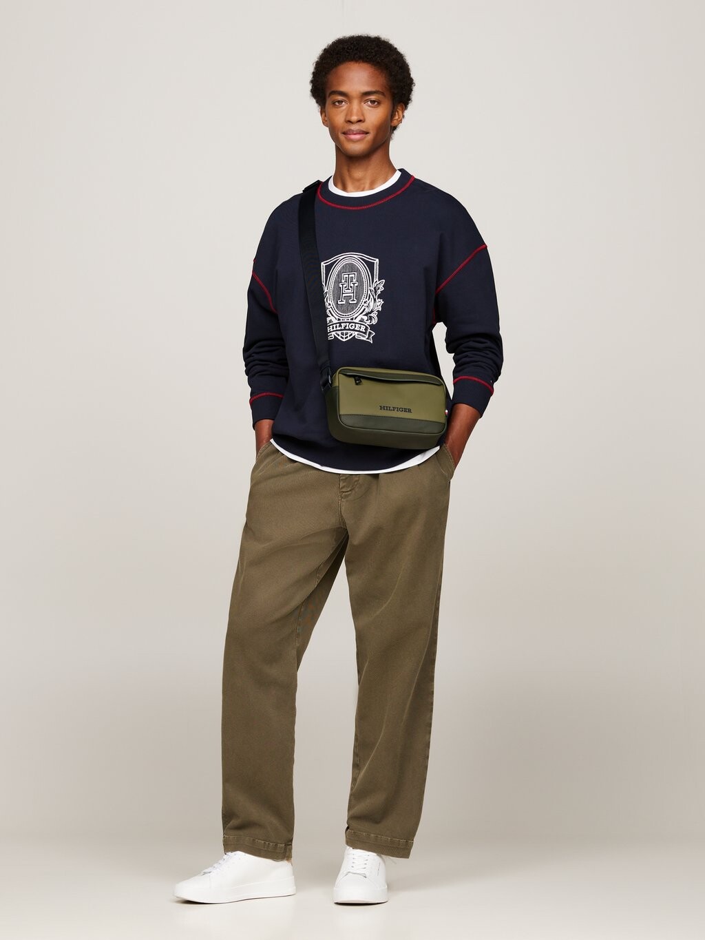 

Сумка через плечо MONOTYPE CAMERA BAG UNISEX Tommy Hilfiger, оливковый