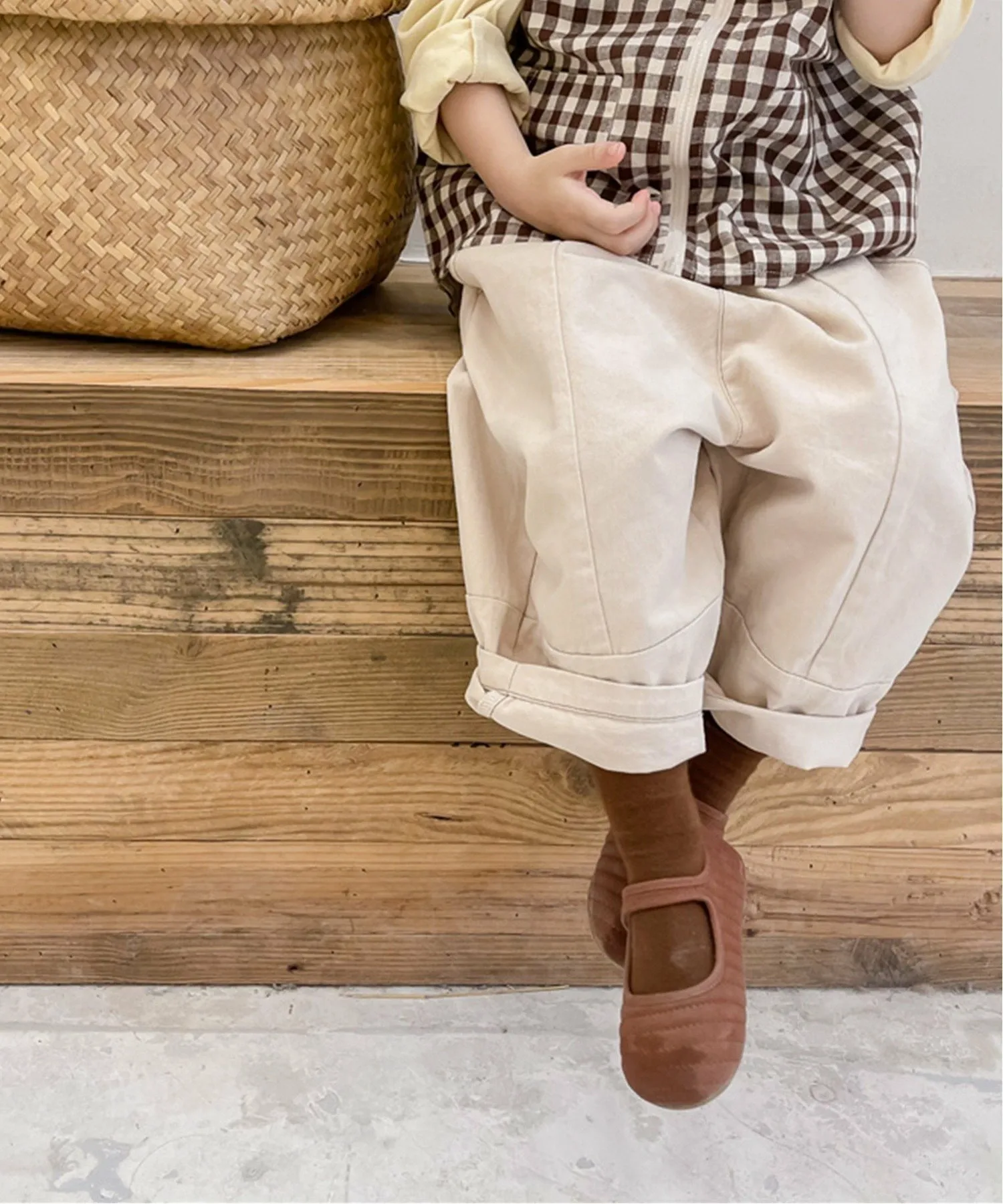 Корейская детская одежда, контрастные брюки-чиносы карго Aimoha Kids, beige — фото 3
