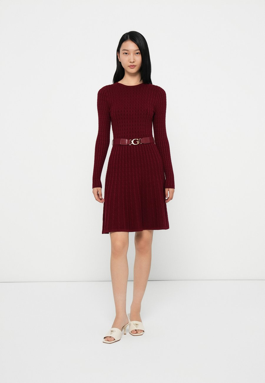 

Платье Guess BELTED HANA DRESS, Siren Red/Light Red