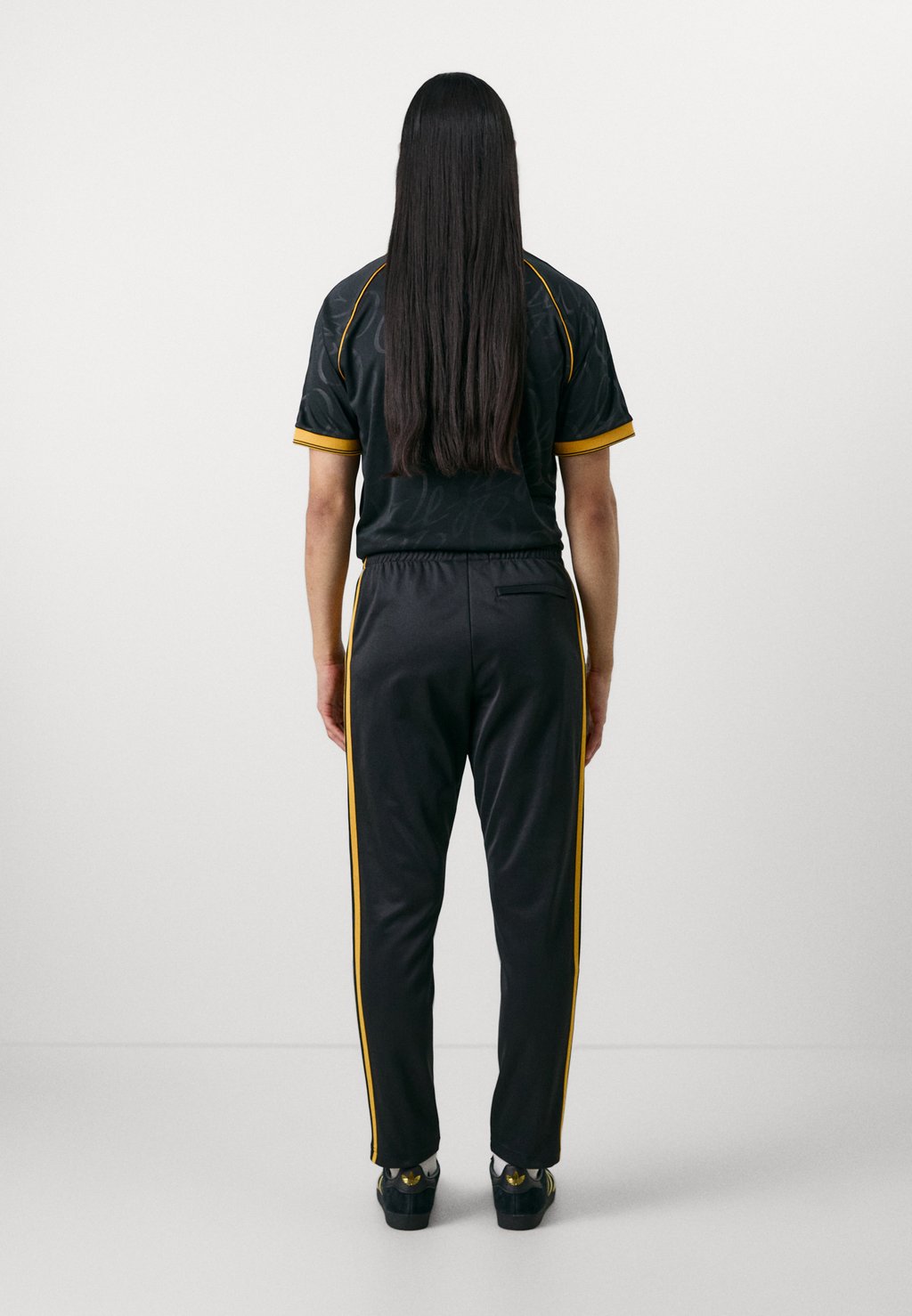 

Спортивные брюки JUDE BELLINGHAM TRACK PANT adidas Originals, черный