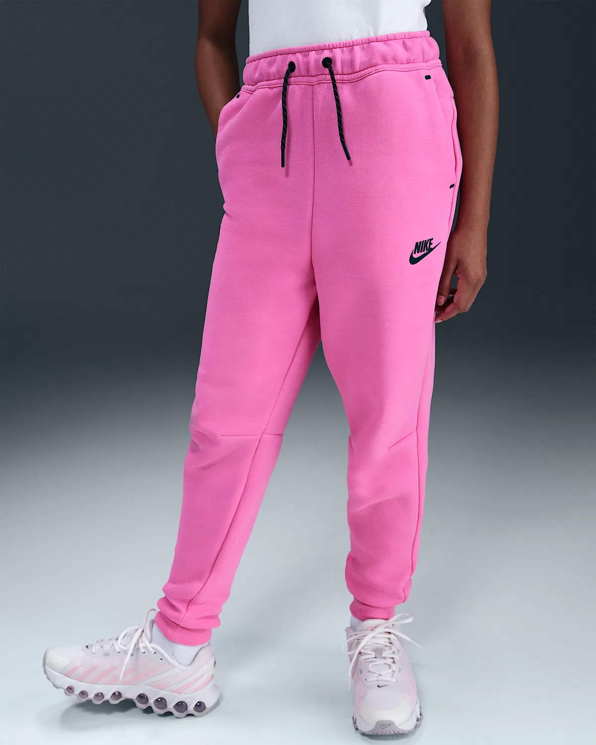 Джоггеры для девочек Nike Sportswear Tech Fleece, Playful Pink/Black/Black — фото 2