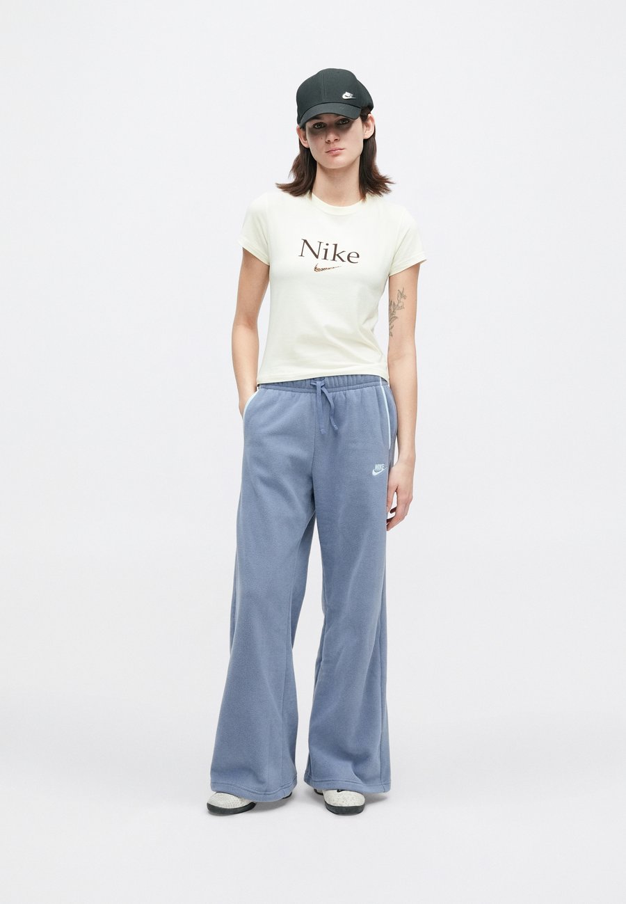 Футболка Nike Sportswear Print T-shirt, Coconut Milk/Off-White — фото 3