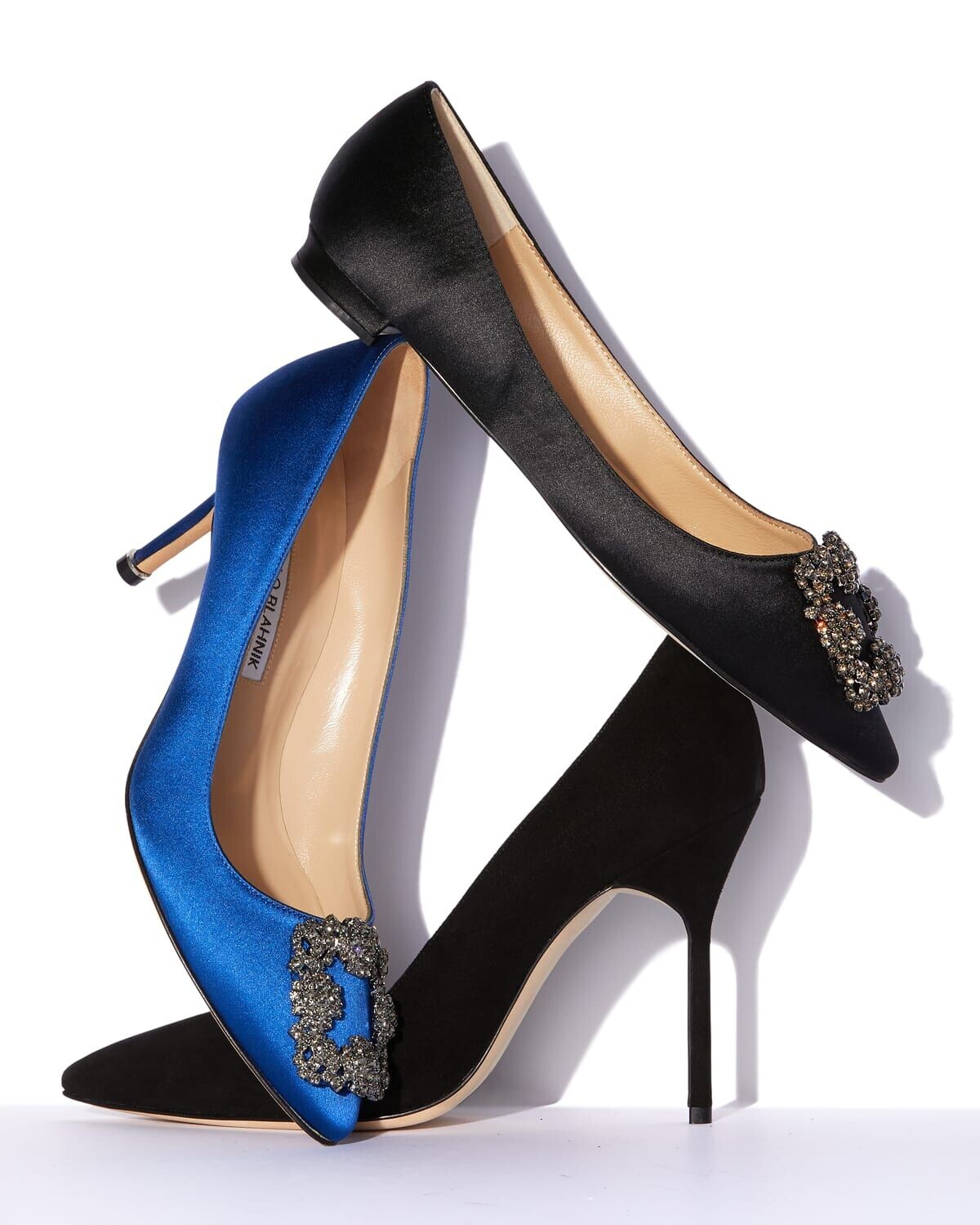 Туфли женские Hangisi Crystal-Buckle Satin Flat Manolo Blahnik, синий — фото 2