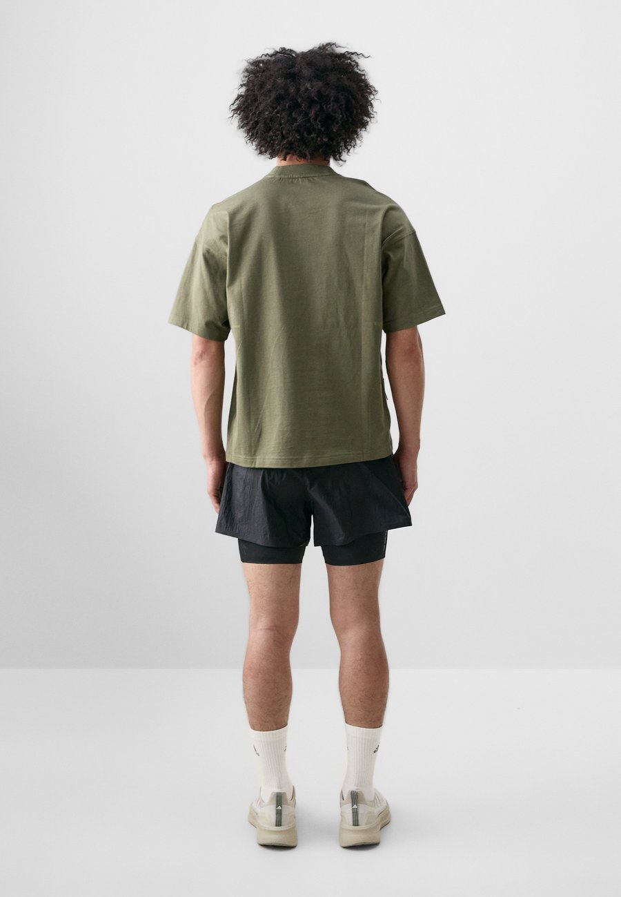 Спортивная футболка Adidas Performance ADI365 UNISEX, Olive Strata/Khaki — фото 3