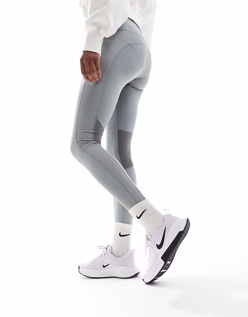 Кроссовки Nike Training MC 3 сиреневого и белого цвета — фото 3