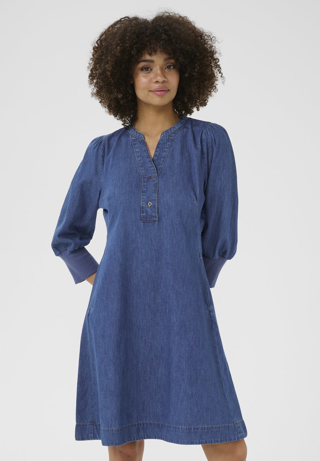 

Джинсовое платье CUARPA Culture, цвет Dark Blue Wash