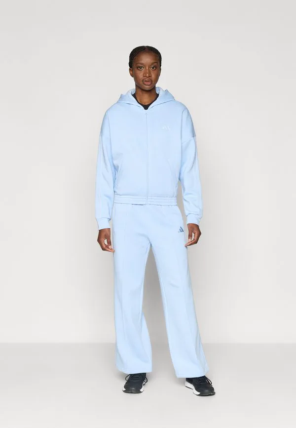 Энергичный спортивный костюм Adidas Sportswear, Glow Blue