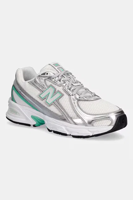 Кроссовки детские New Balance 740, серебряный
