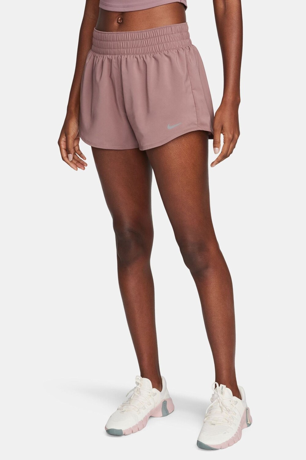 

Шорты со средней талией на короткой подкладке Dri Fit One 3 Nike, коричневый
