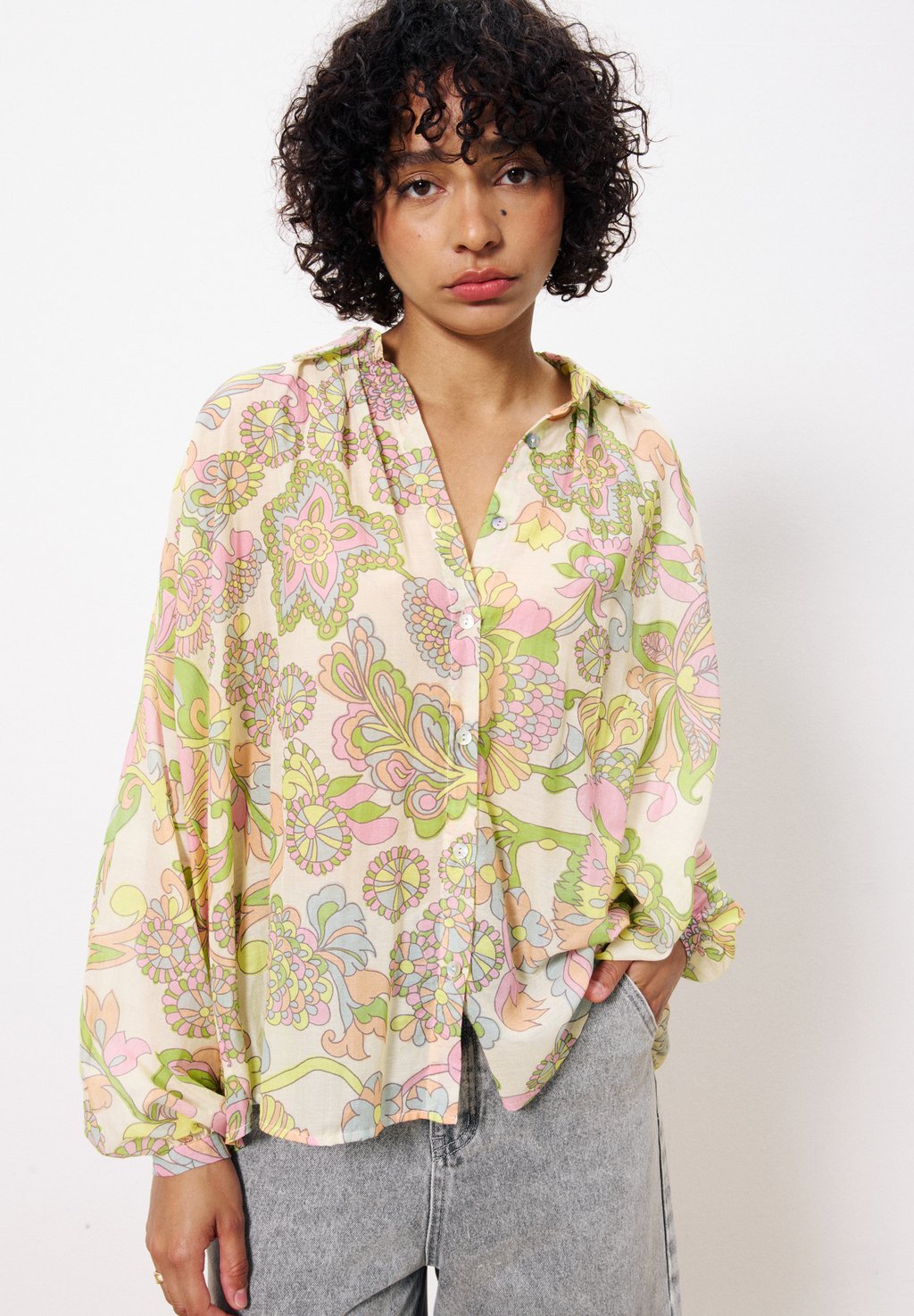 

Блузка на пуговицах FRNCH, бежевый