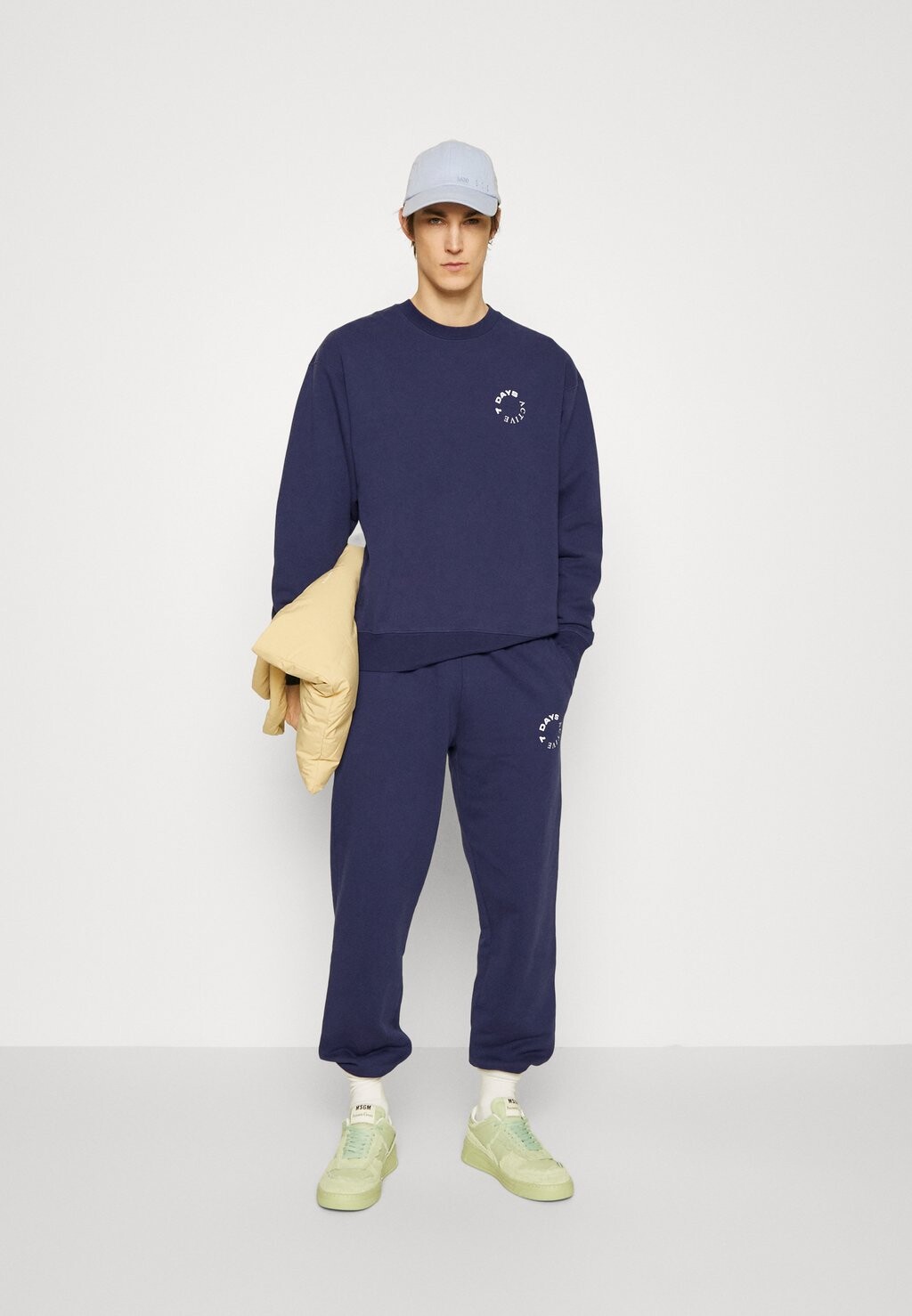 

Толстовка ORGANIC CREW NECK 7 DAYS Active, темно-синий