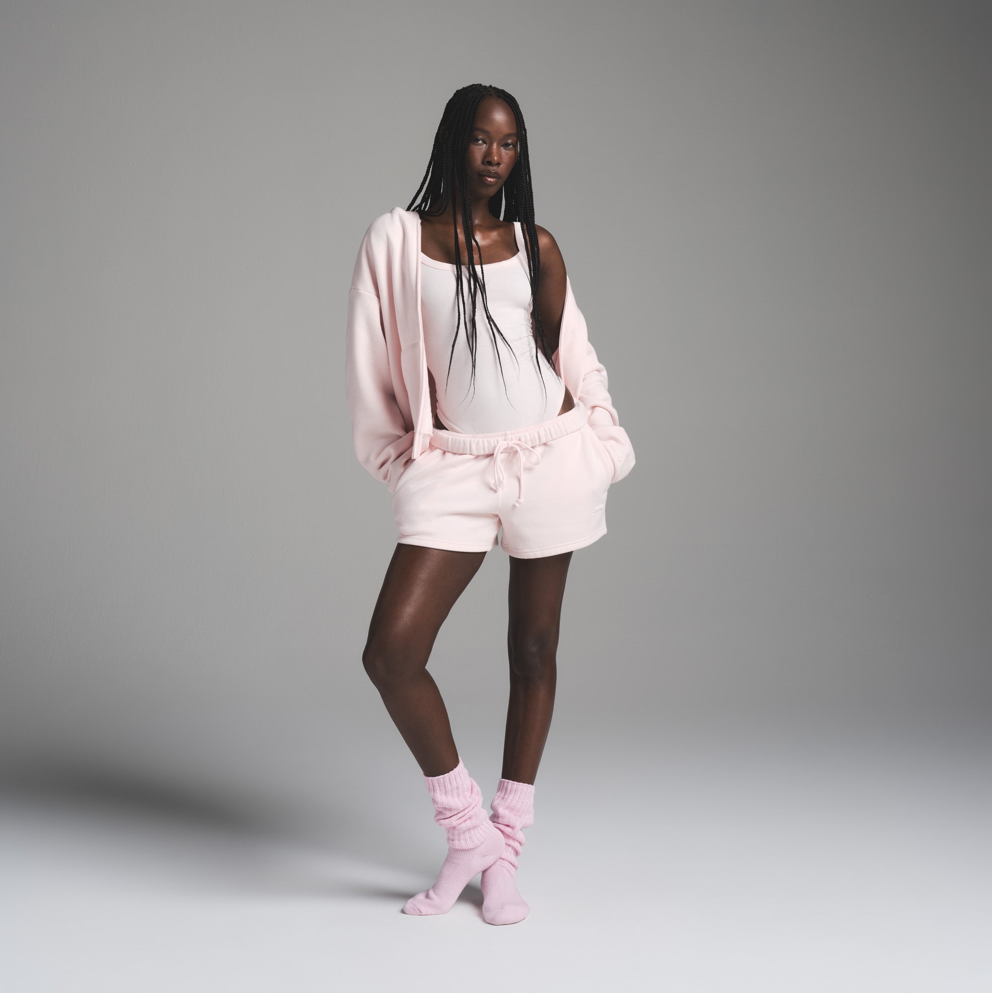 

Классическая толстовка с капюшоном на молнии SKIMS, цвет barely pink