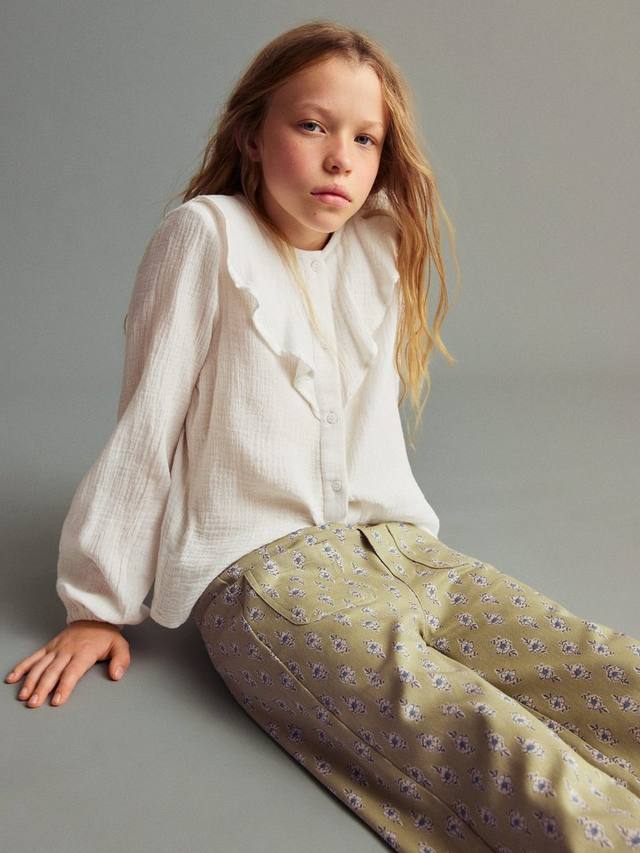 

Детская хлопковая рубашка с длинными рукавами и рюшами Mango, Light Beige