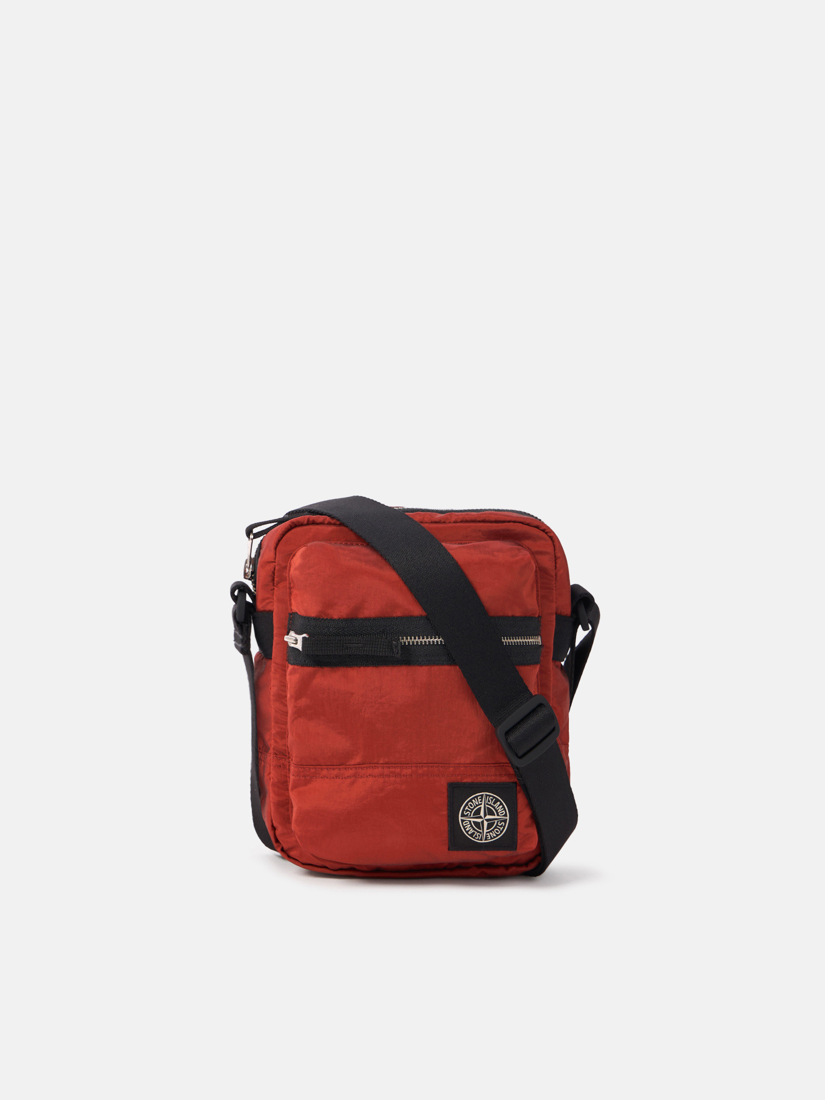 

Сумка-кенгуру с передним карманом и подкладкой из рипстопа Stone Island 9200015 COATED NYLON METAL IN ECONYL, Scarlet