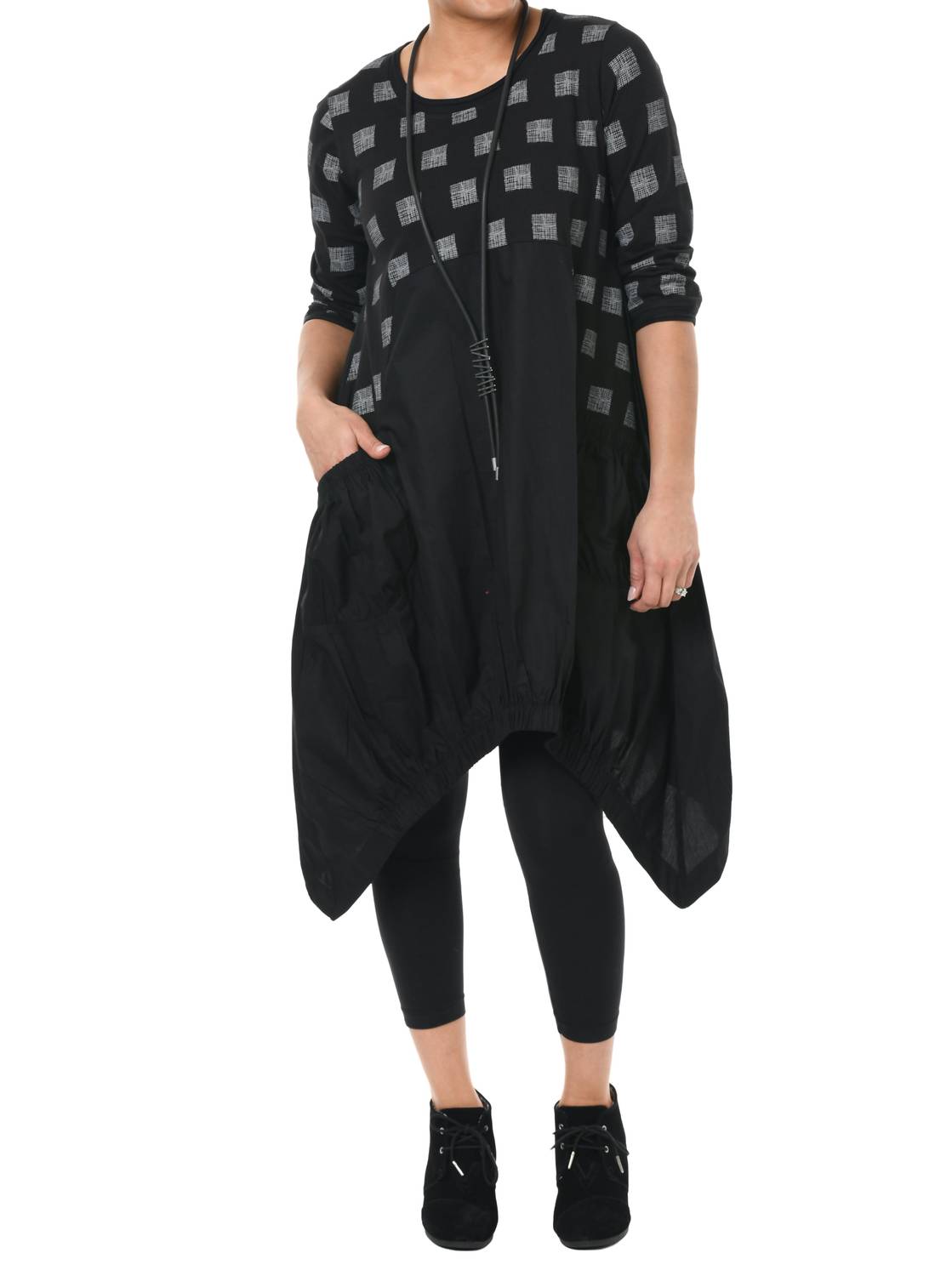 

Адель Платье в черно-серую мини-клетку Tulip Clothing