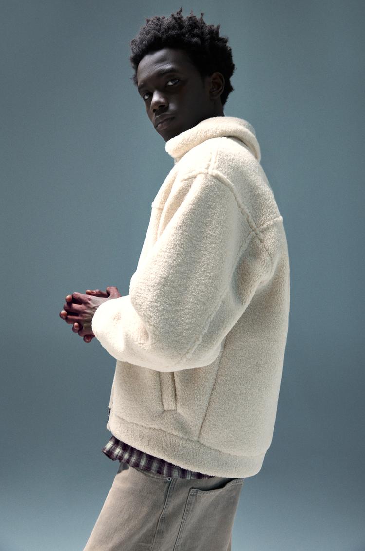

Куртка из искусственной овчины Pull And Bear, экрю