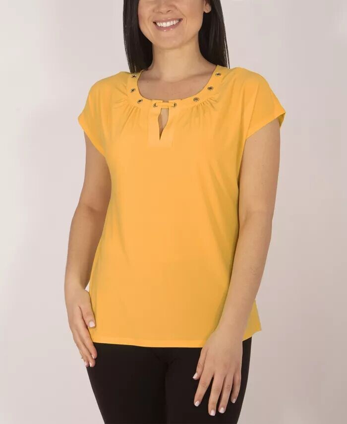 

Топ больших размеров с короткими рукавами и воротником-стойкой с люверсами NY Collection, желтый