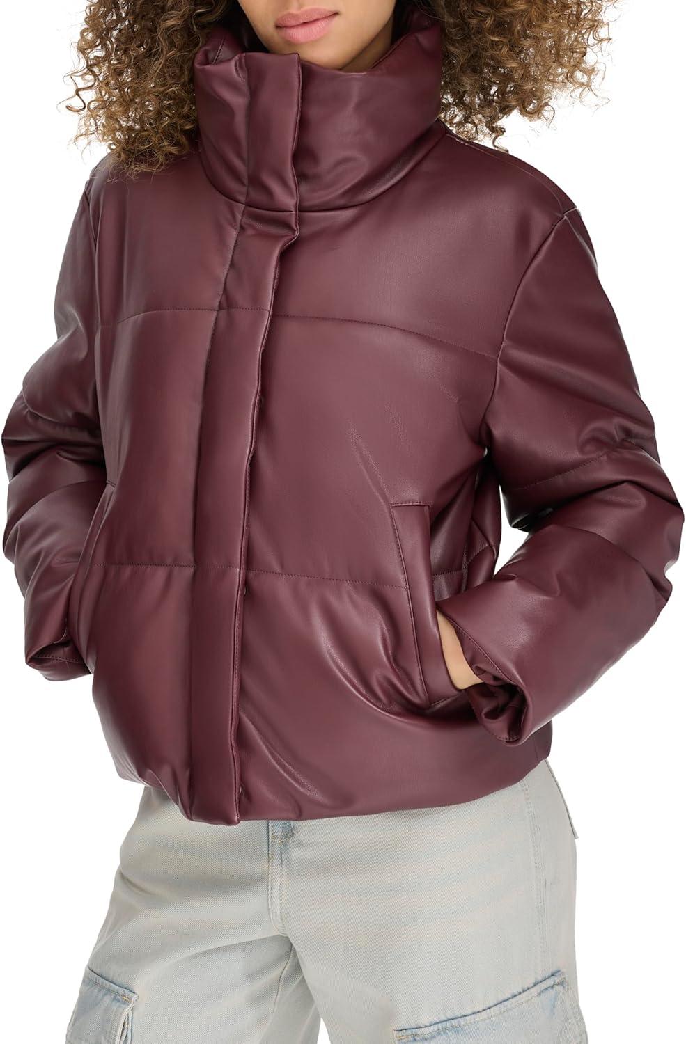 

Levi's Женская короткая куртка-пуховик с стежкой из экокожи, Fig