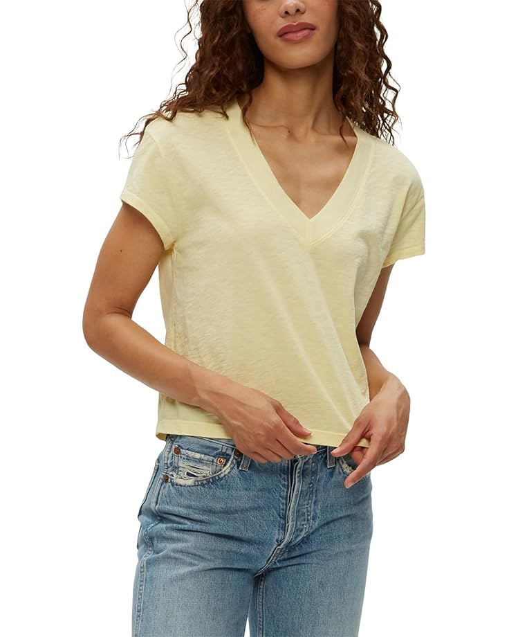 

Футболка Michael Stars Harlan Cropped V-Neck Tee, цвет Lemonade