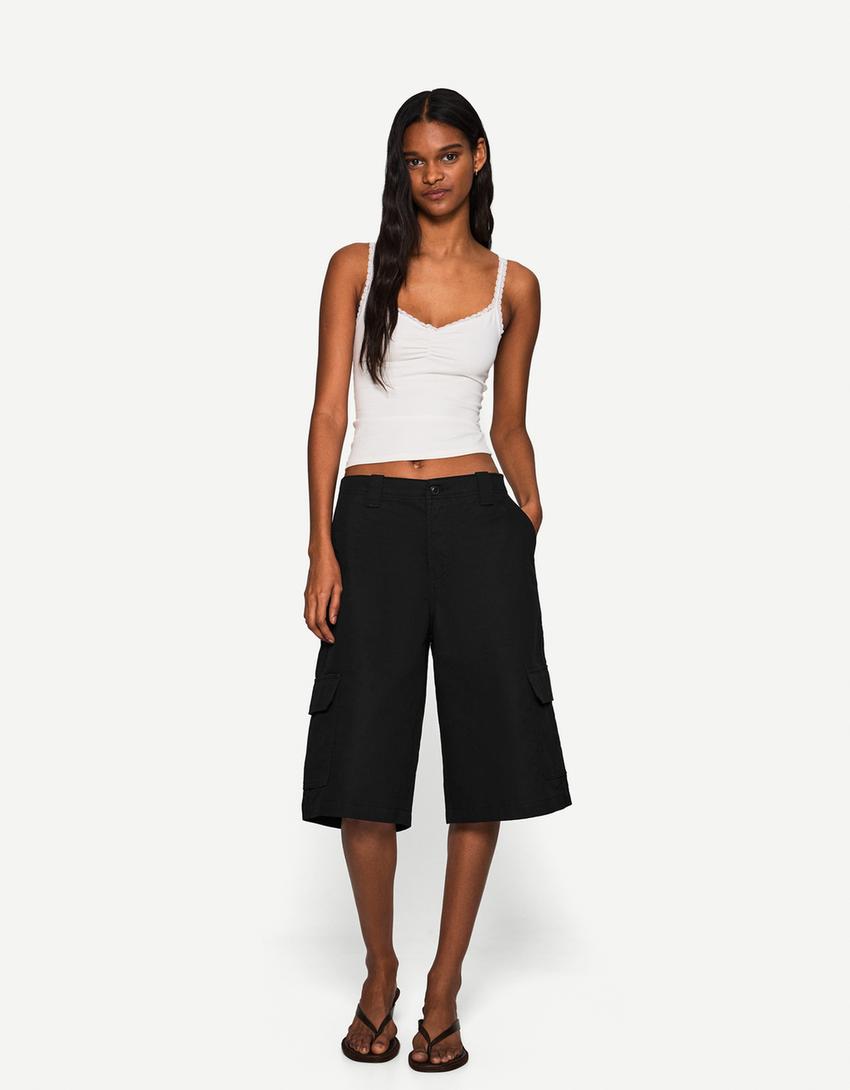 

Шорты-Бермуды Cargo Bershka, черный