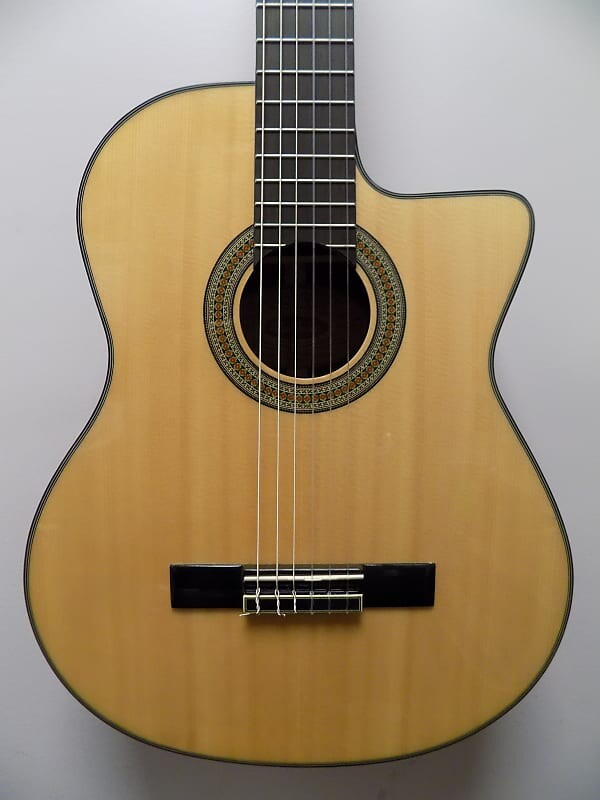 

Акустическая гитара Washburn Classical C64SCE Nylon String Acoustic Electric Guitar - Natural