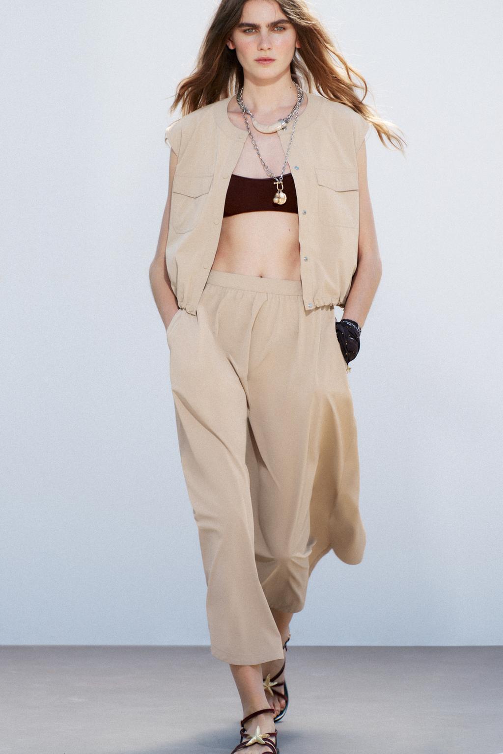

Короткий жилет с эластичным низом ZARA, цвет Mid-camel