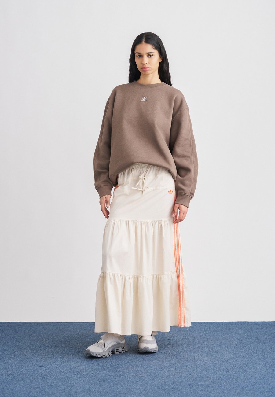 Толстовка Adidas Originals CREW, Earth Strata/Light Brown — фото 2