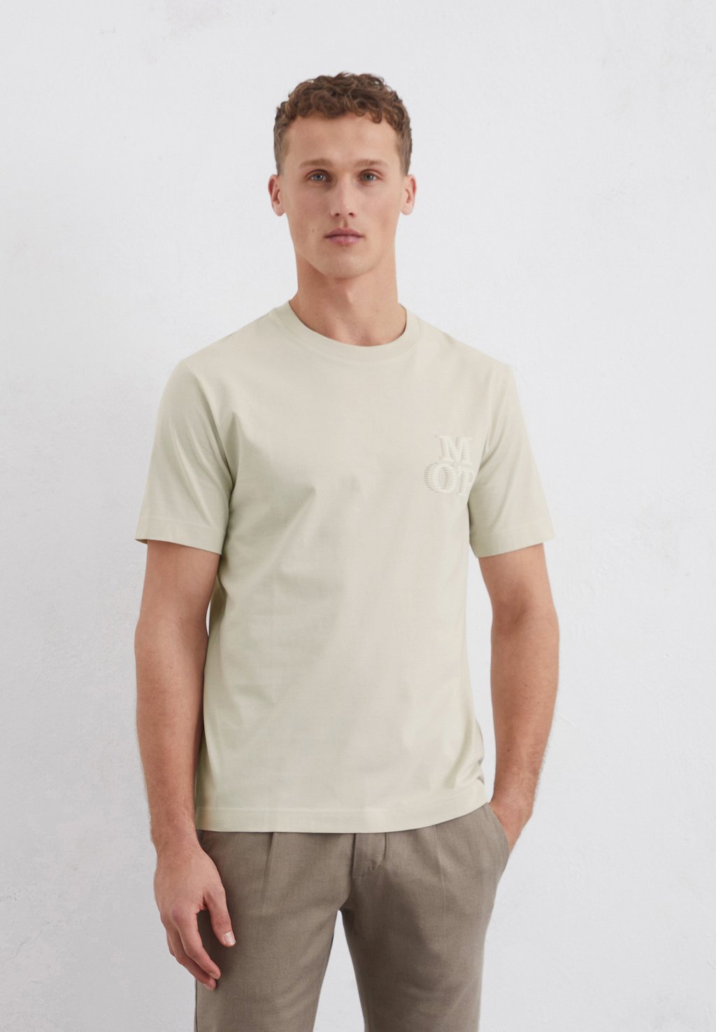 

Футболка с принтом SHORT SLEEVE CREW NECK ARTWORK ON CHEST Marc O'Polo, бежевый