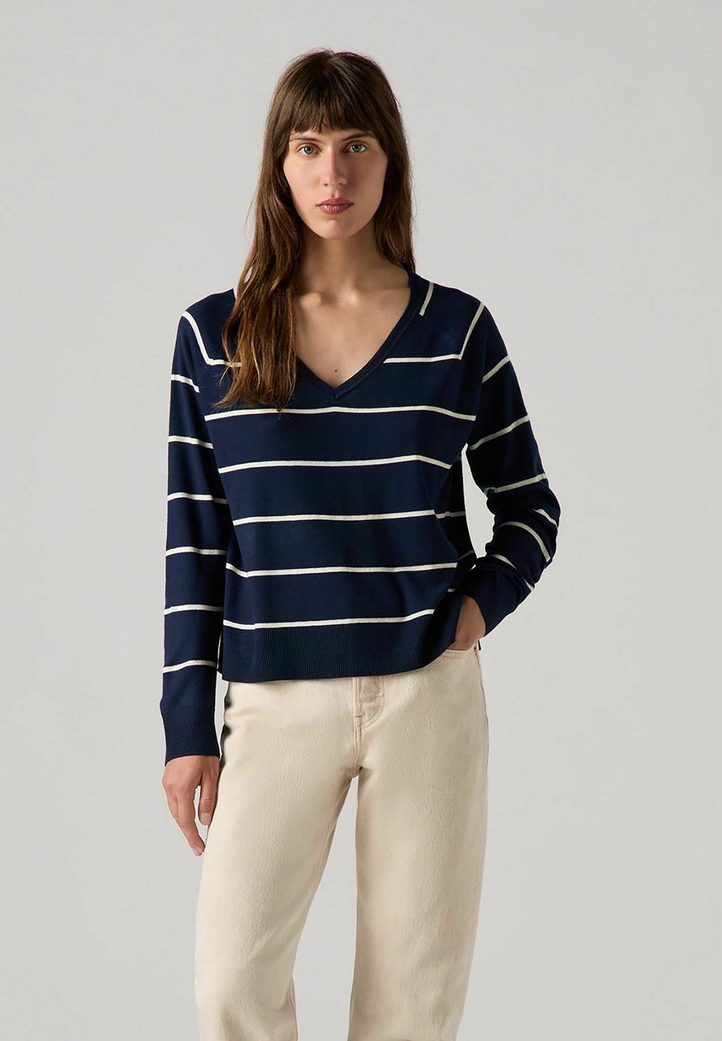 

Джемпер PETAL V NECK SWEATER Levi's, цвет Caviar