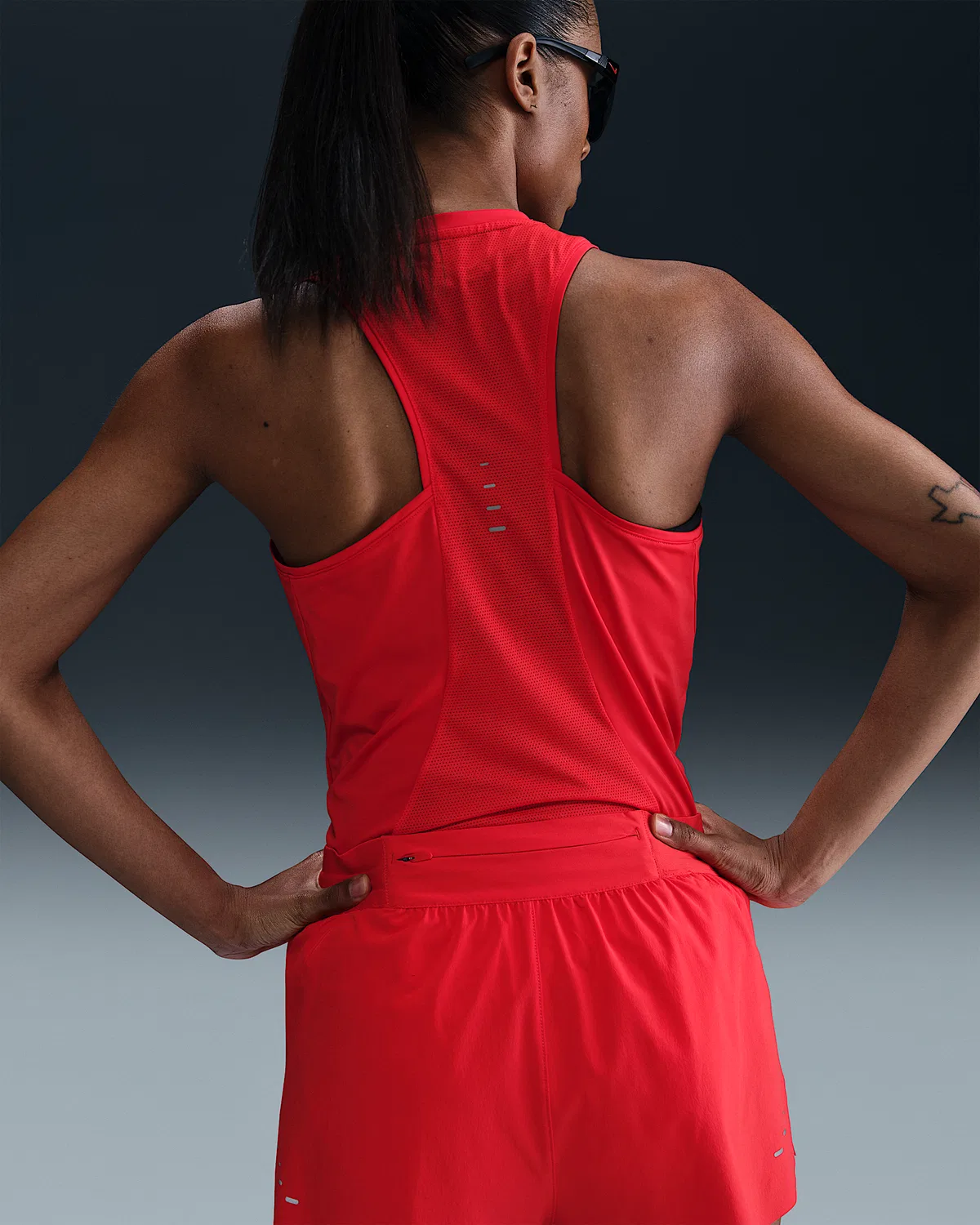 Женский топ для бега Dri-FIT Nike Swift, Light Crimson — фото 2
