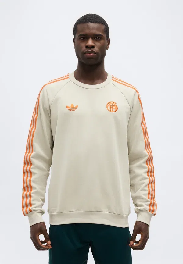 Футболка Adidas Originals Fc Bayern Crew Club Wear, алюминий