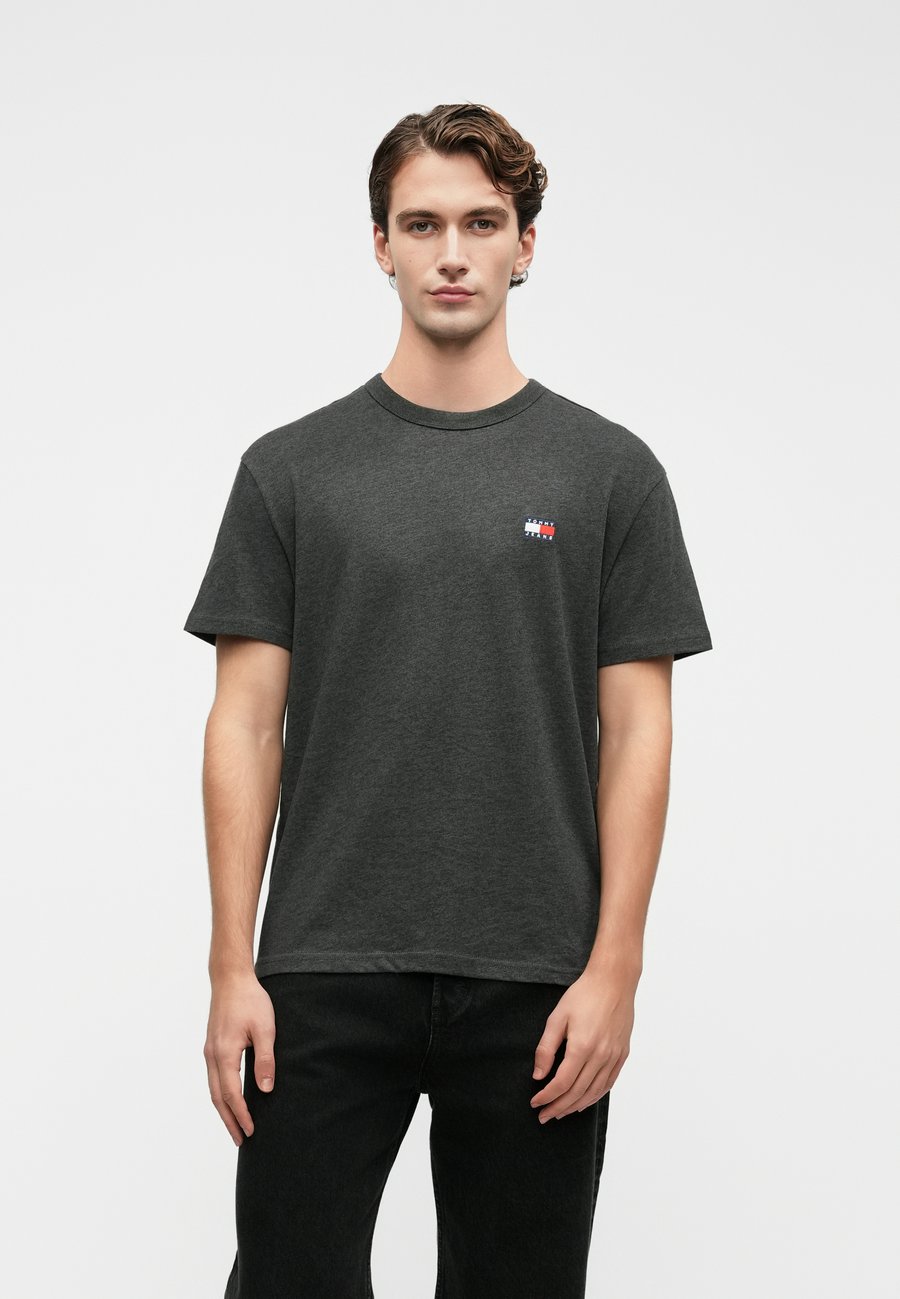 

Футболка Tommy Jeans BADGE TEE, Black, Черный, Футболка Tommy Jeans BADGE TEE, Black