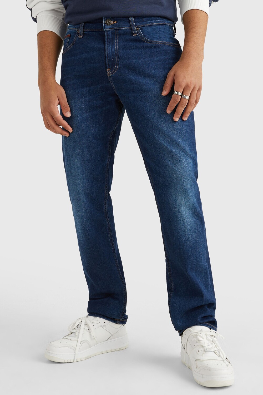 

Джинсы Ryan свободного кроя с потертостями Tommy Jeans, синий