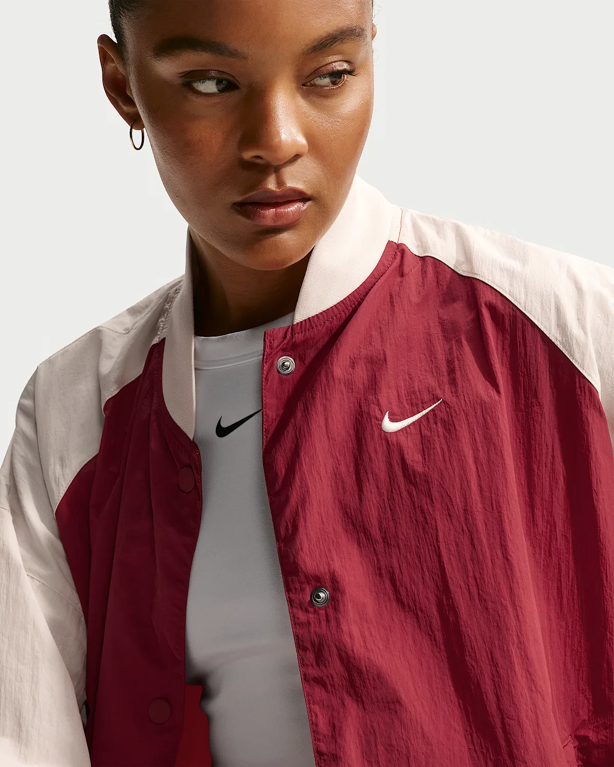 Женская оверсайз куртка Varsity Nike Sportswear, Team Crimson/Chalk/Chalk/Chalk — фото 3