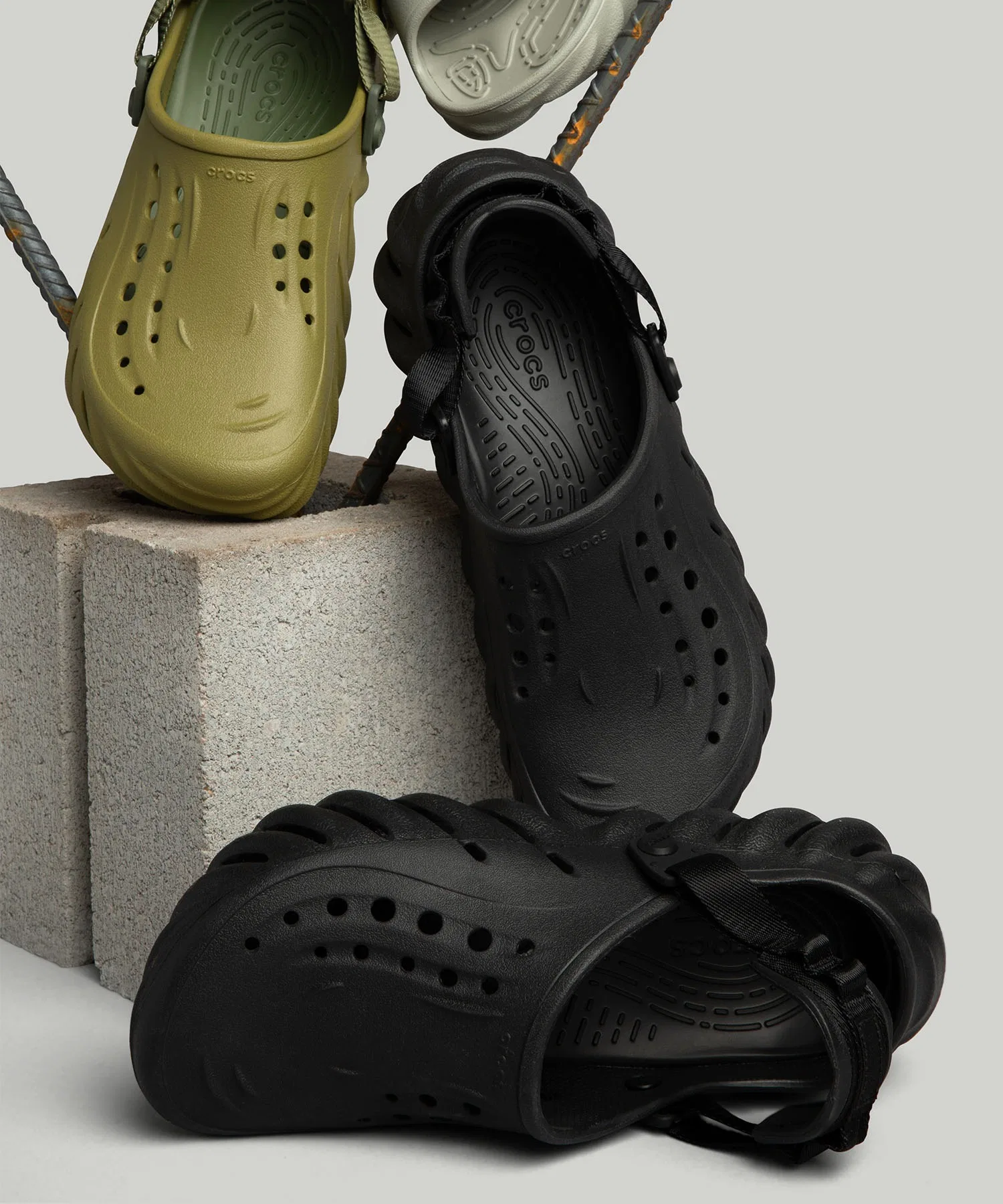 Унисекс сандалии Crocs Echo Clog чёрные