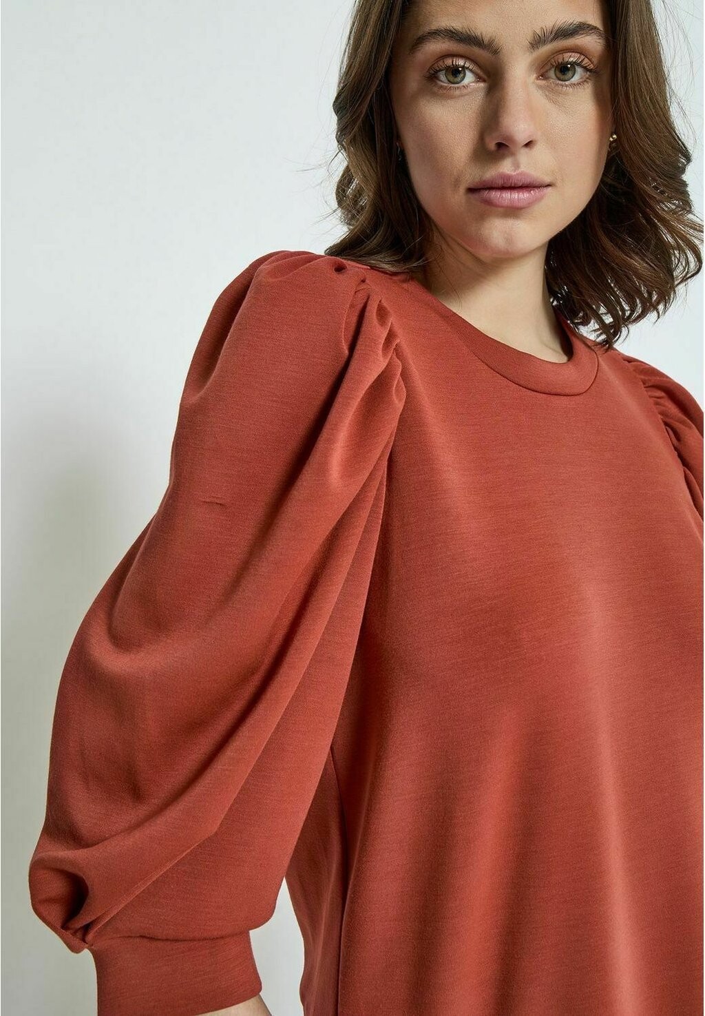 

Толстовка 3/4 PUFF SLEEVE PEPPERCORN, красный