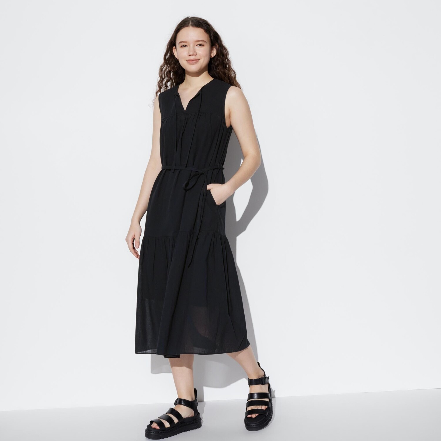 

Легкое хлопковое платье (без рукавов, стандартная длина 111-122см) UNIQLO, черный